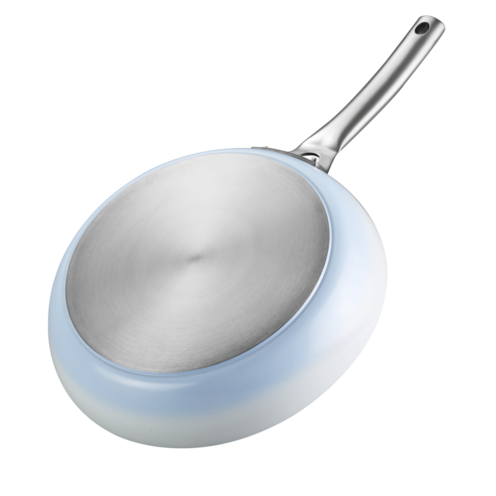 Pressed ceramic non-stick frypan with SS die cast handle