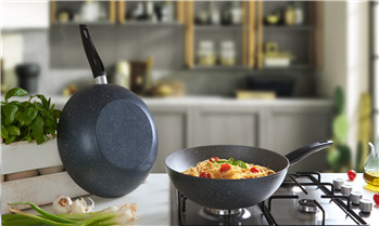 23-1-hard anodized nonstick pots.jpg